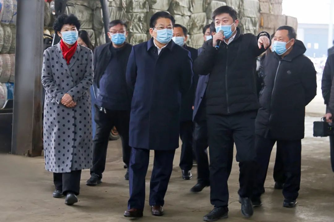 【集團(tuán)動態(tài)】提質(zhì)增效強龍頭、助力發(fā)展高質(zhì)量-市委書記朱是西到南陽仙草健康集團(tuán)調(diào)研